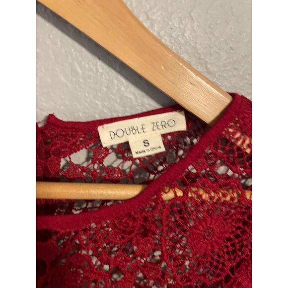 Double Zero Womens Tunic Size Small Red Floral Crochet Lace Sheer Whimsical READ - Picture 3 of 9